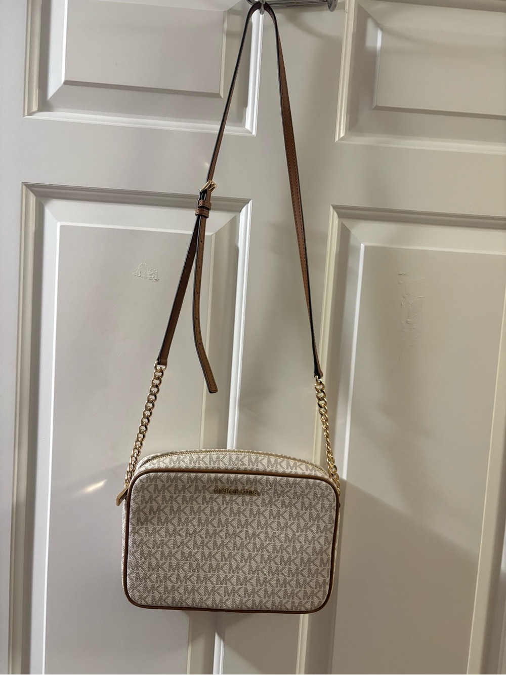 Michael Kors Cream MK Logo Crossbody with Brown Trim and Gold Chain Never Used